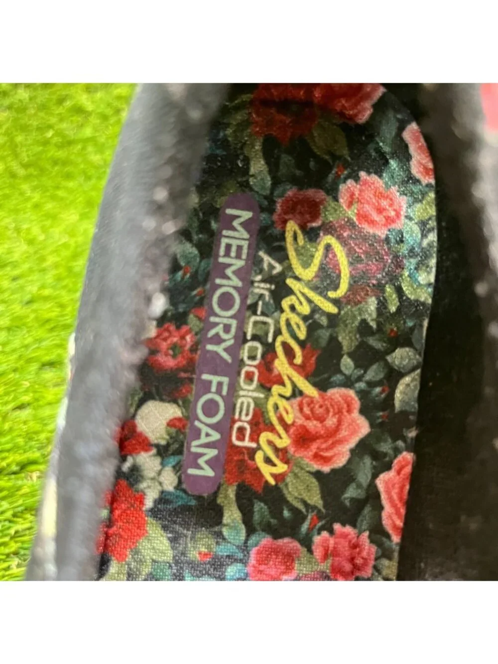 Skechers Madison Ave Womens Size 7.5 Black Casual Comfort Walking Slip-On Shoes